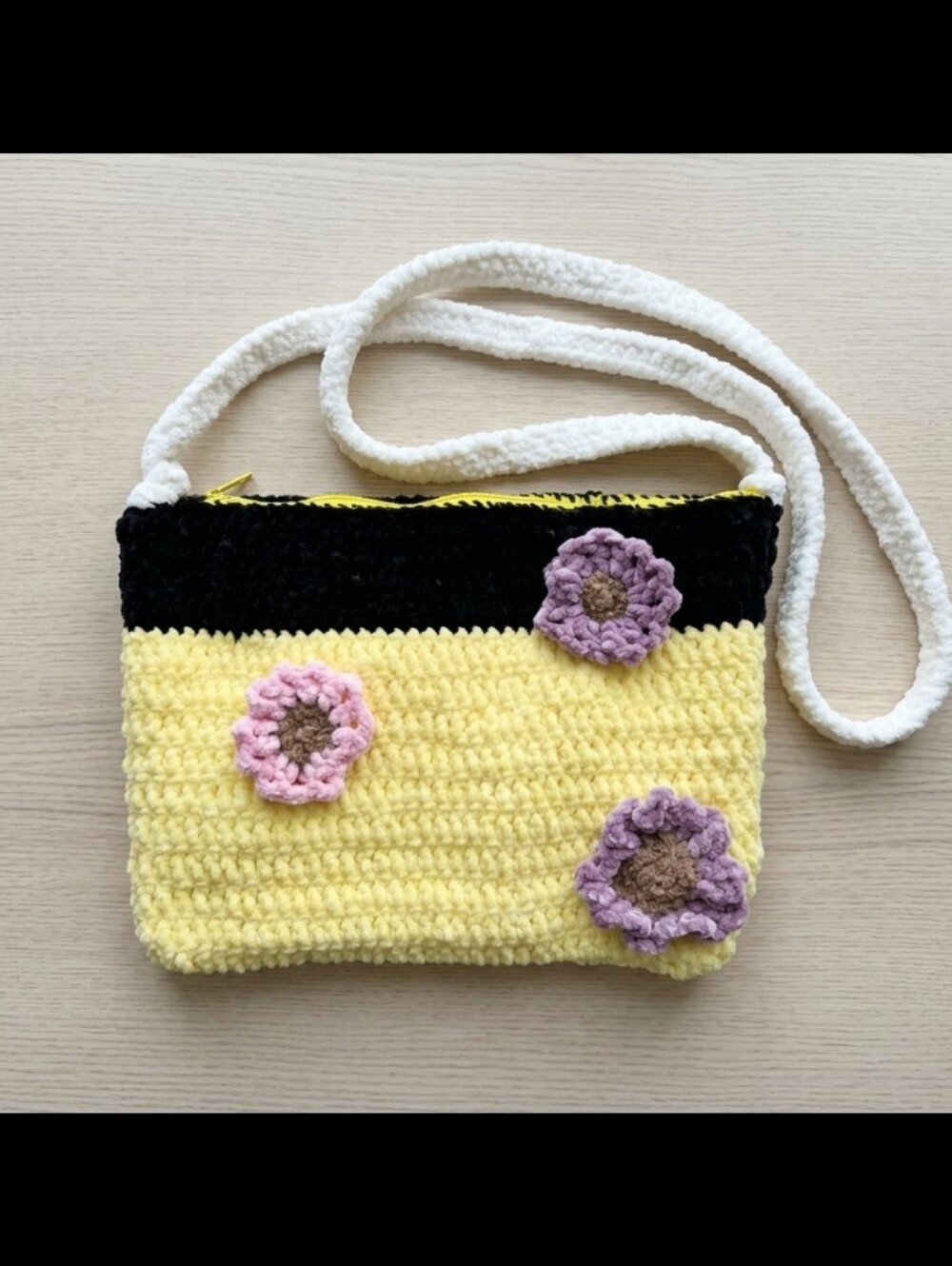 Handmade Yellow & Black Crochet Crossbody Bag with Floral Appliqué - Picture 4 of 4